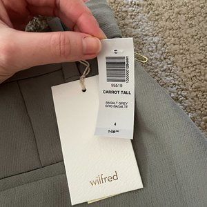 Aritzia Wilfred Carrot Pant